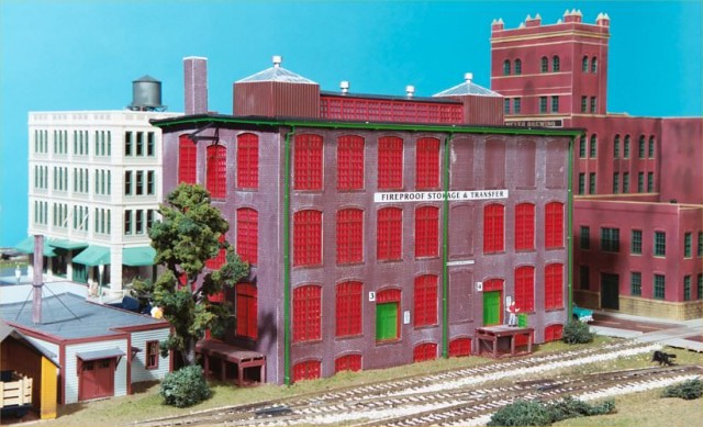 A Fun to Operate Small HO Scale Train Layout | Gateway Central IX ...